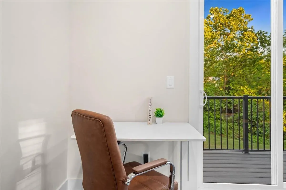 Hébergement de vacances Villa Luxurious King 3Br Townhouse Mins To Uptown Clt! à Charlotte