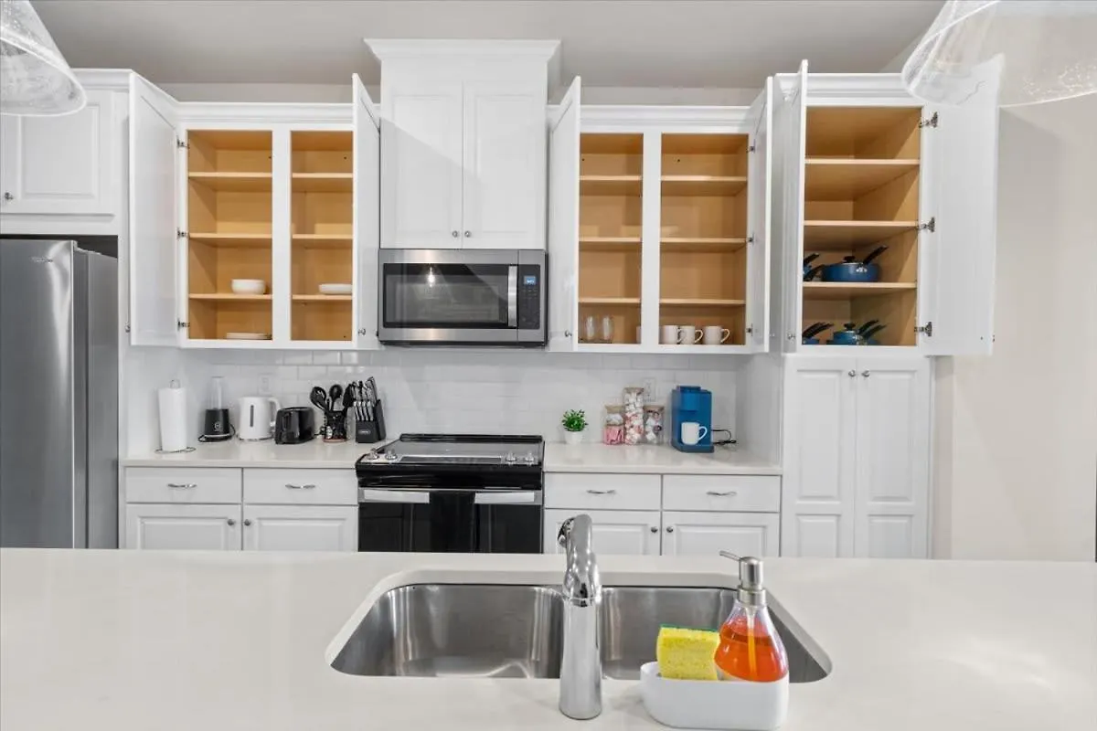Hébergement de vacances Villa Luxurious King 3Br Townhouse Mins To Uptown Clt! à Charlotte